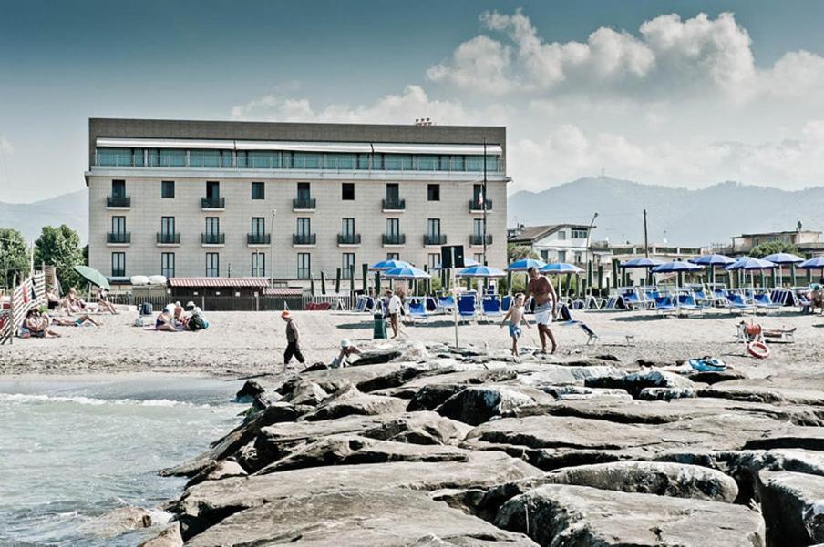 Hotel Rondine Marinella di Sarzana Esterno foto