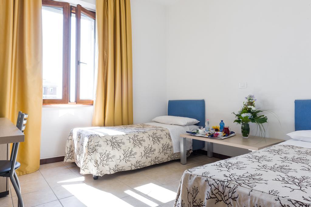 Hotel Rondine Marinella di Sarzana Camera foto