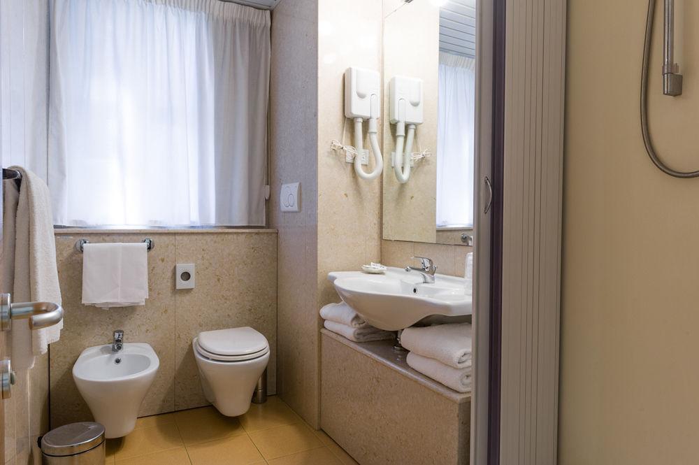 Hotel Rondine Marinella di Sarzana Esterno foto