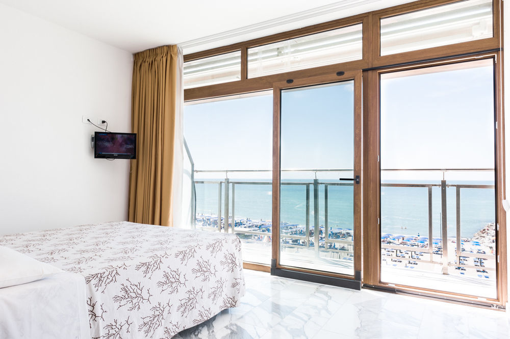 Hotel Rondine Marinella di Sarzana Esterno foto
