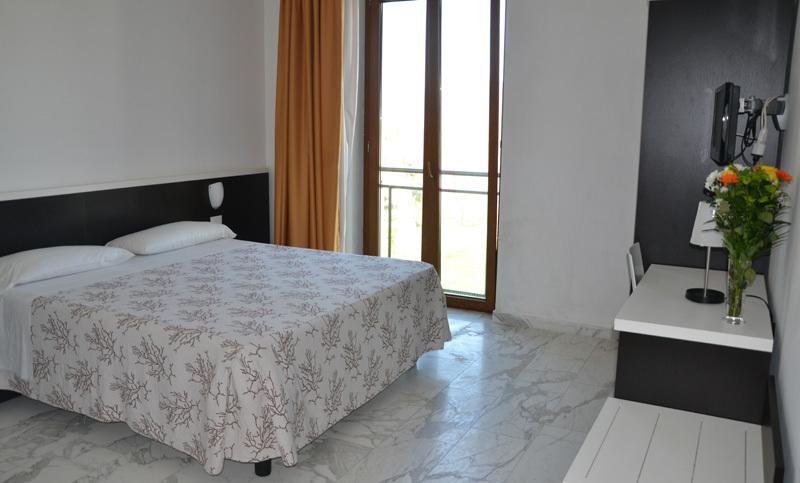 Hotel Rondine Marinella di Sarzana Camera foto