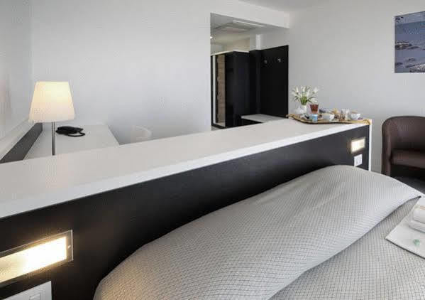 Hotel Rondine Marinella di Sarzana Esterno foto